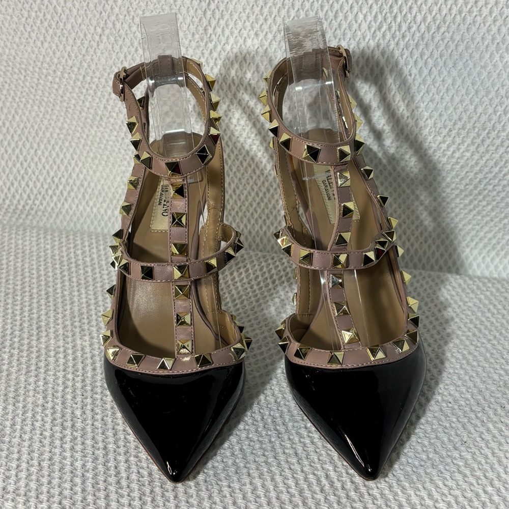 Valentino Garavani Sz 38 Black and Tan Studded Heels Slinbacks Pointy Toe - Picture 2 of 10